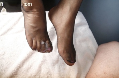 semen en las medias arriba por imágenes