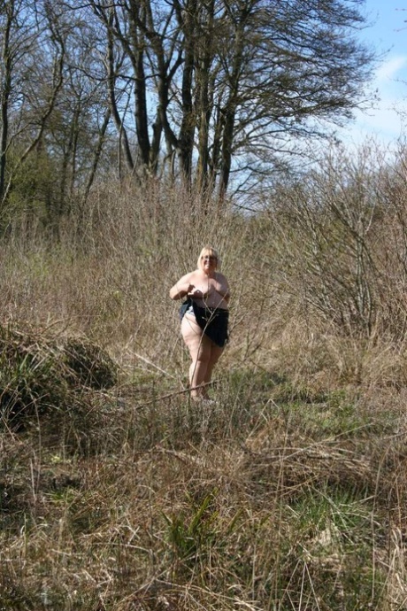bbw outdoor free xxx gallery