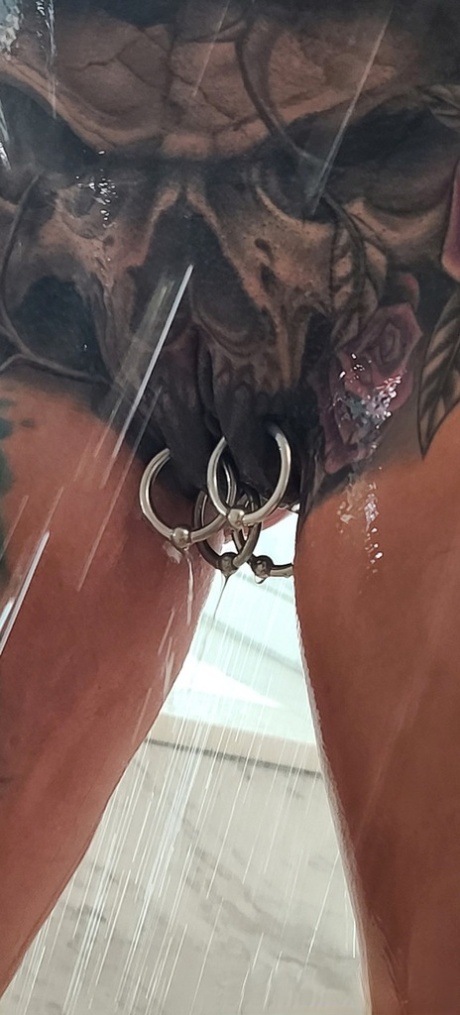 tatouage de chatte pornographique parfait des photos