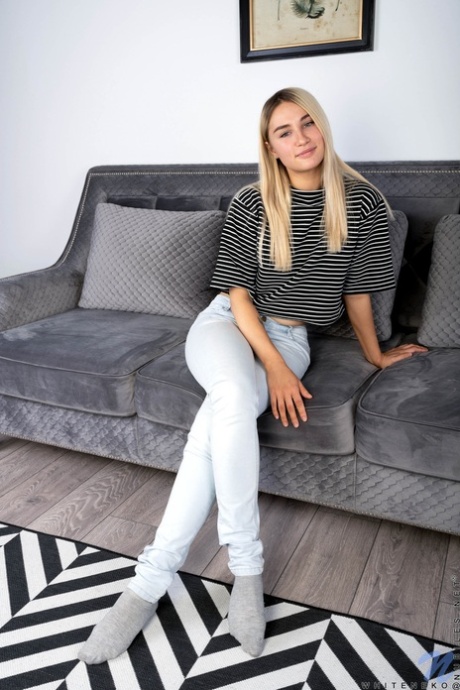 Loren Strawberry model pornographic gallery