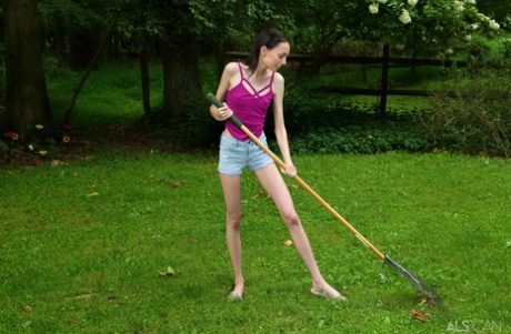 Aria Haze adult star pics