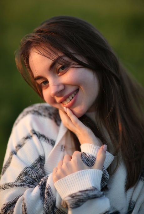 Sofy Bee free pornstar pics