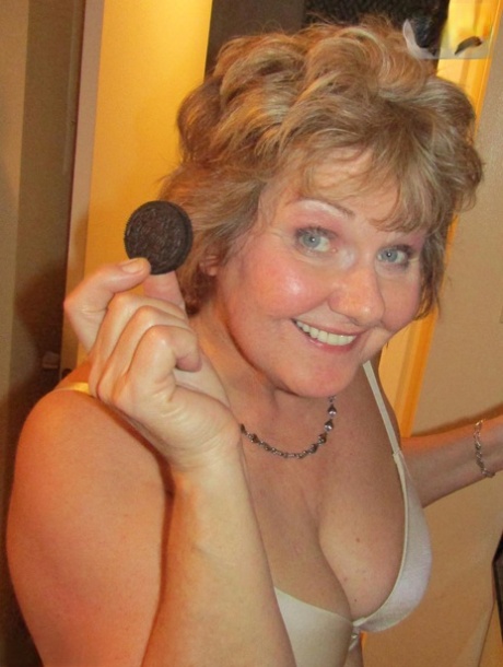 gilf lingerie porno pics