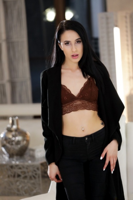 Alyssa Bounty model beautiful photo
