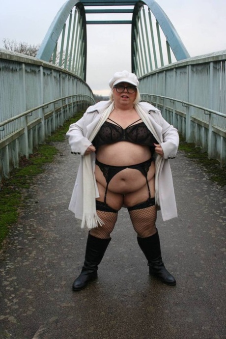 boty s velkými prsy docela dospělý fotografie
