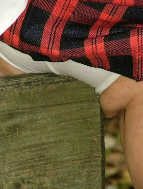 oma upskirt XXX leuk galerijen