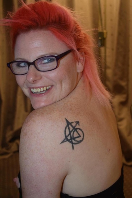 bbw glasses free nude photos
