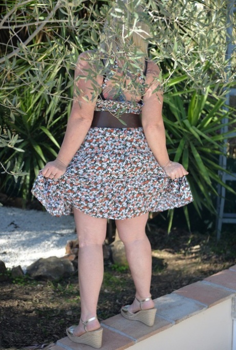 short skirt high heels sexy nudes image
