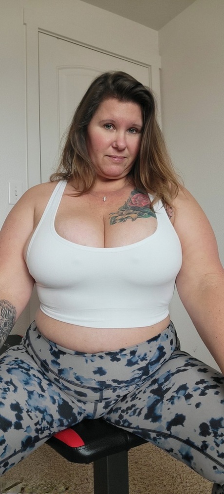 bbw yoga pants free images