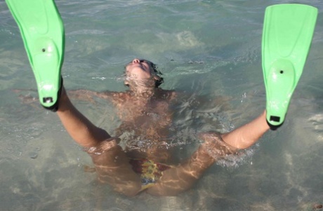 underwater sexy pic