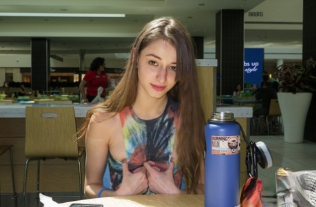 Willow Hayes nudes model picture