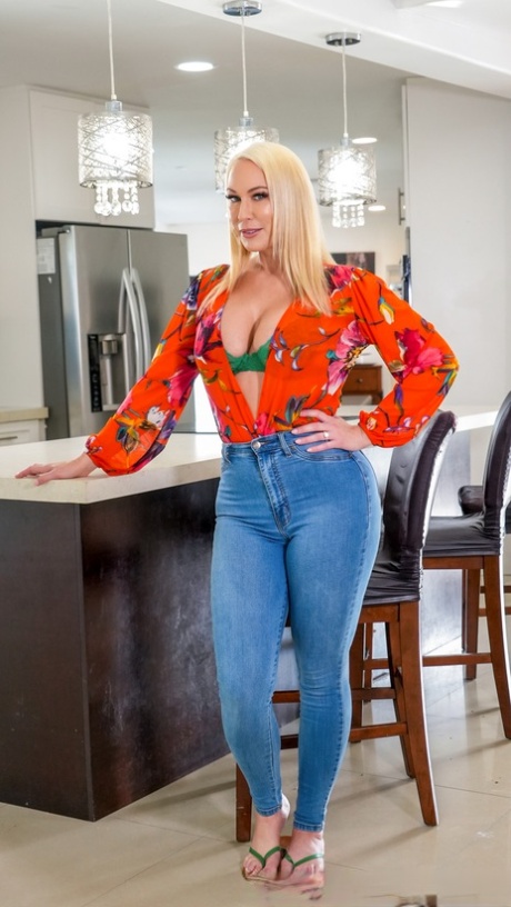 Nade Nasty star adult pics