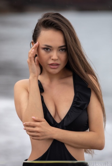 Li Moon sexy model archive
