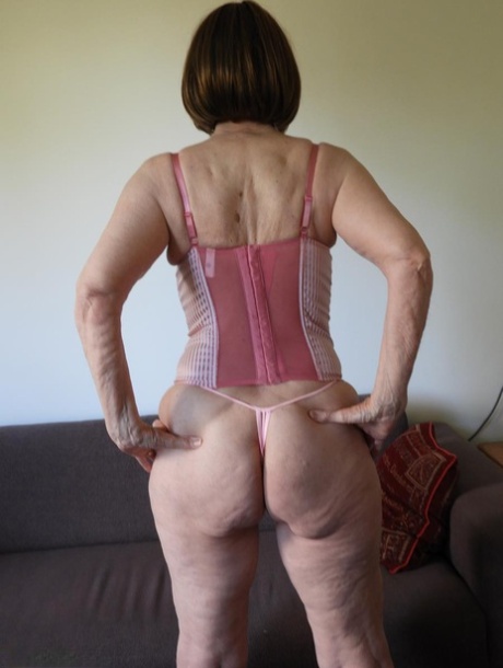 wrinkled granny porn pictures