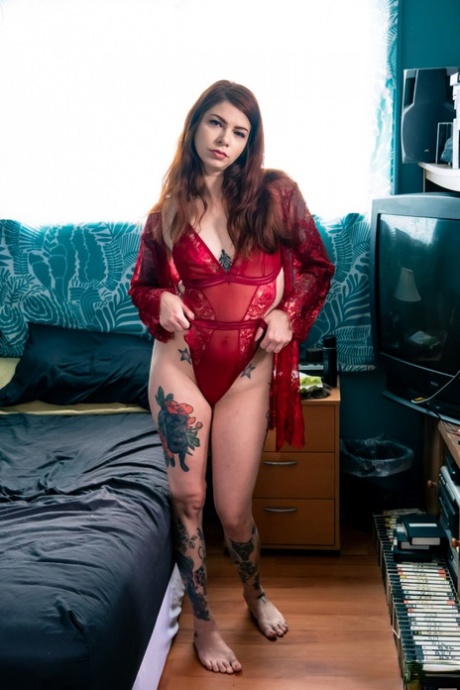 Le Pinch pornstar naked img