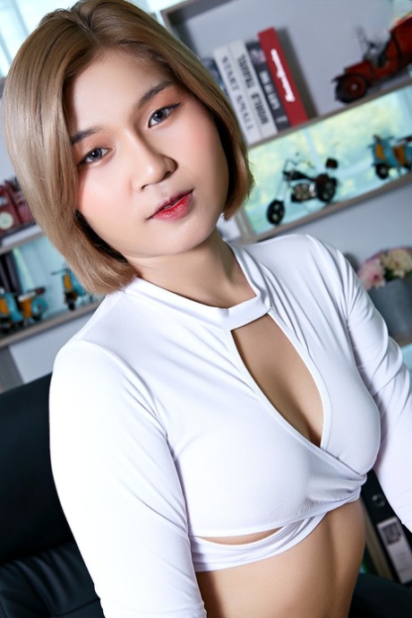 secrétaire asiatique xxx nu photo