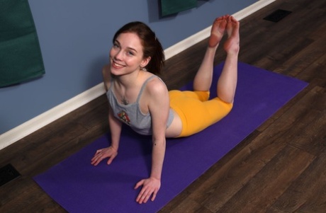 amateur yoga pants sexy nudes archive