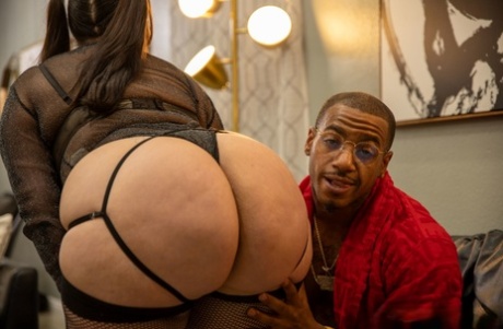 big ass latina free naked picture