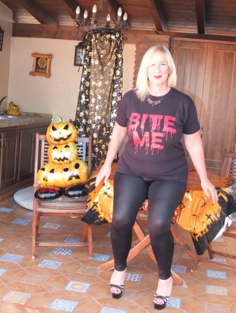 knubbiga leggings nakenbilder hög kvalitet arkiv