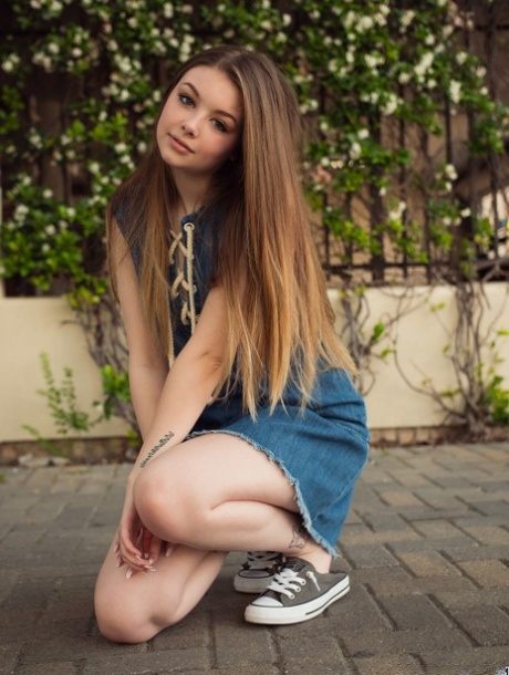 oblečený teenager pornografická erotika obrázek
