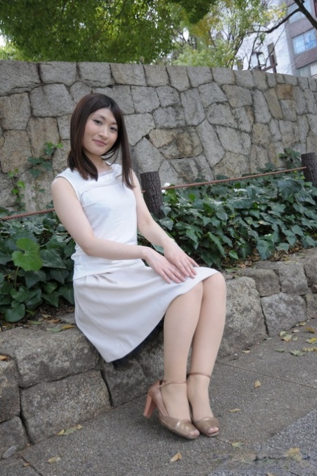 asiatische Öffentlichkeit nacktheit porno bild