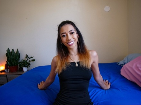 乌木视角 美麗的xxx 圖片