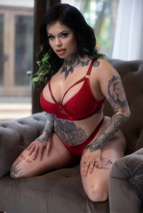 丰满的乳房 免費性愛 圖片