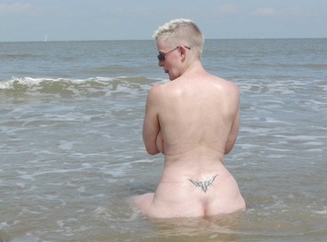 big ass mature top image