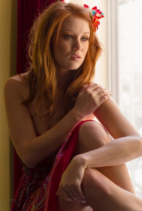 beautiful redhead hd pic