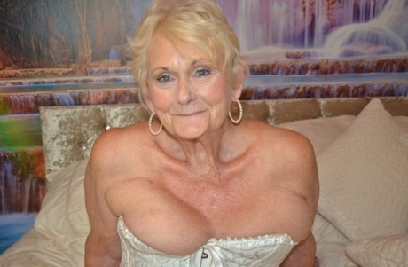 horny granny art xxx archive