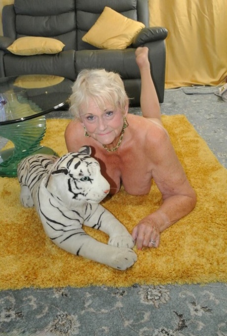 nasty granny hot nude galleries