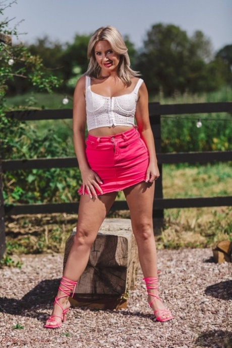 spódnica blond sztuka pornograficzna kolekcja