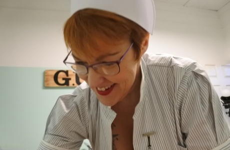 熟年看護師 ヌード 写真