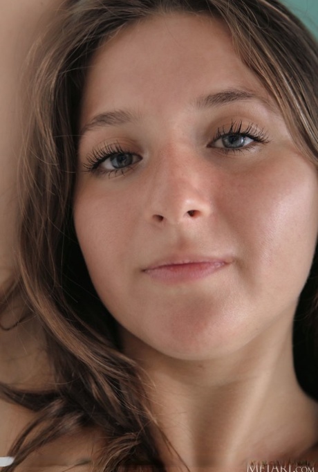 teen face hot naked pic