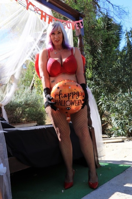 tetas pequeñas perfectas desnudos porno archivo