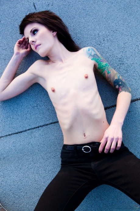 skinny jeans vakre naken bilde