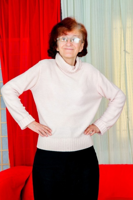 maminka se svléká volný top obr