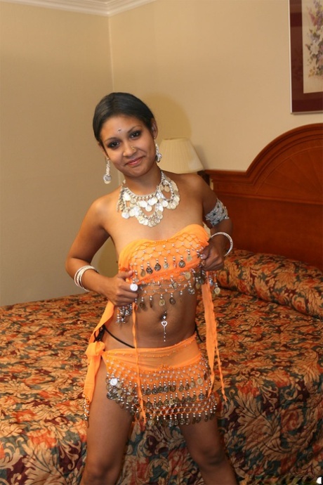 indian milf top gallery