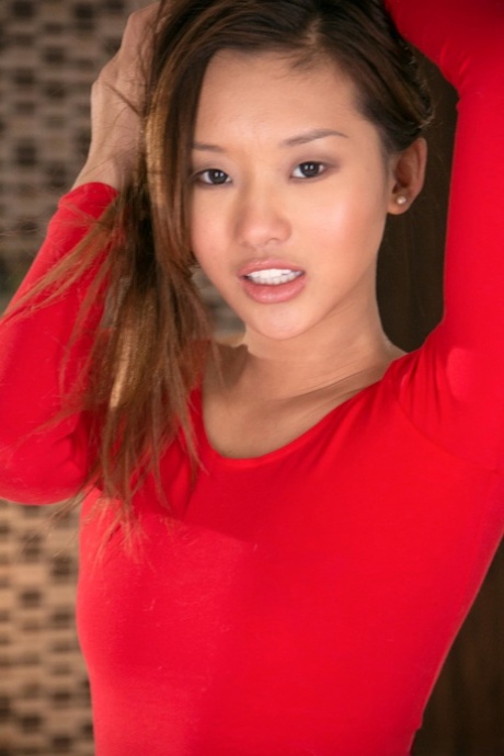 Alina Li star hot image