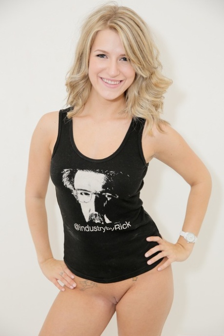 Dixie Belle art model img