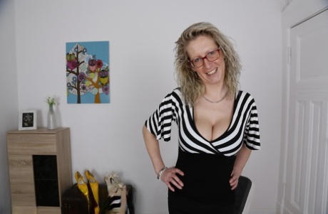 mature babe nudes galleries