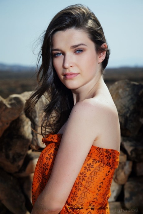 Serena Wood model pretty pictures