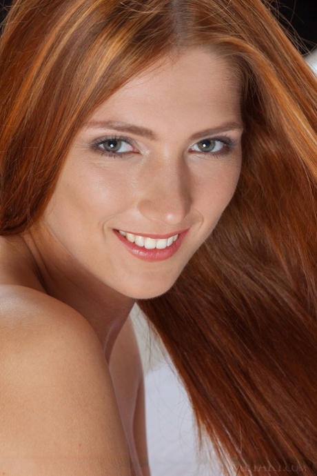 gata ruiva linda gostosa imagens