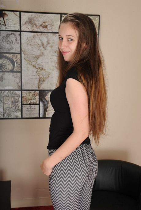 teen yoga pants hd pics
