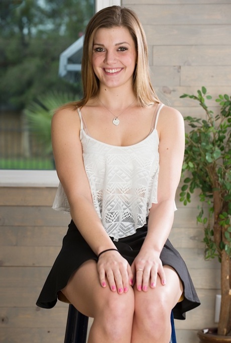 Aubrey Snow erotic pornstar photo