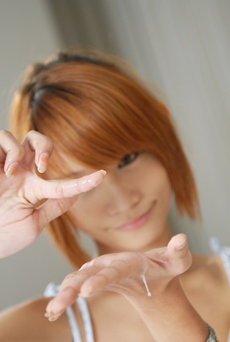 ladyboy éjacule belle chaude archive