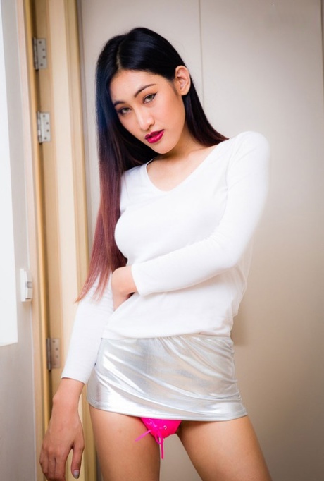 Ladyboy Yuki star pretty images