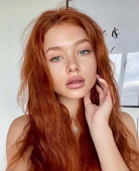 redhead naked pics
