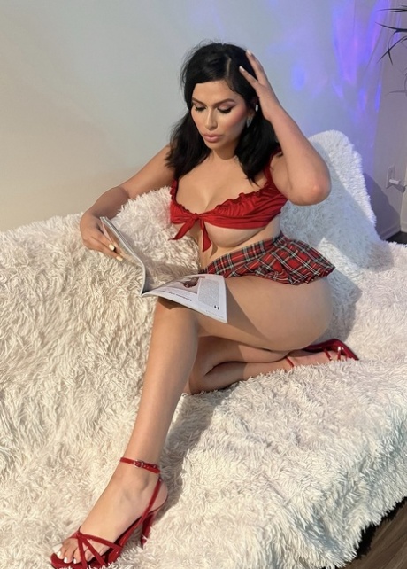 huge shemale pornos pics