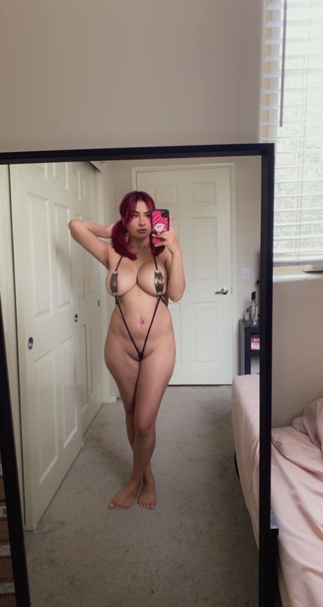 thick thighs latina xxx image